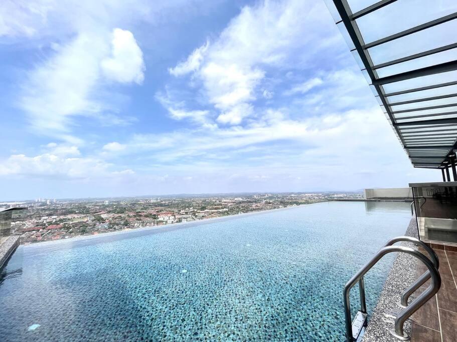 Apartment Ins @ The Quartz Residence-infinity Pool *